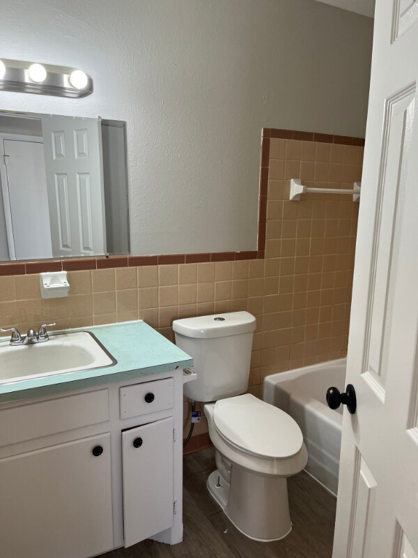 Building Photo - 4741 Ridgeway Dr