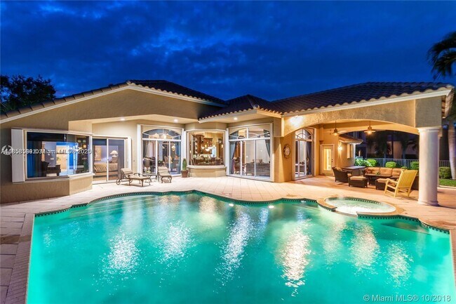 Foto del edificio - 2726 Meadowood Dr