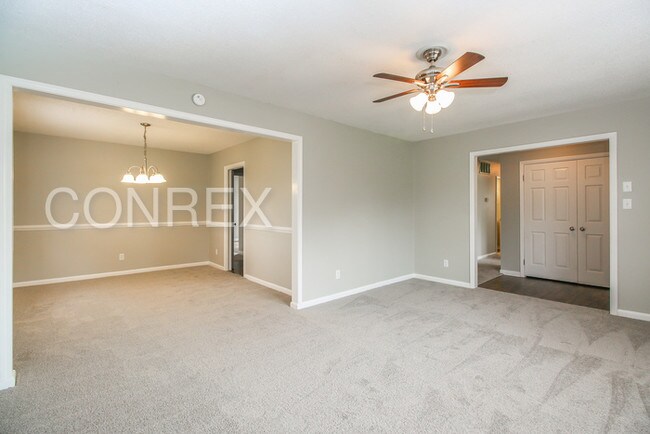 Foto del edificio - 301 Foxcroft Dr