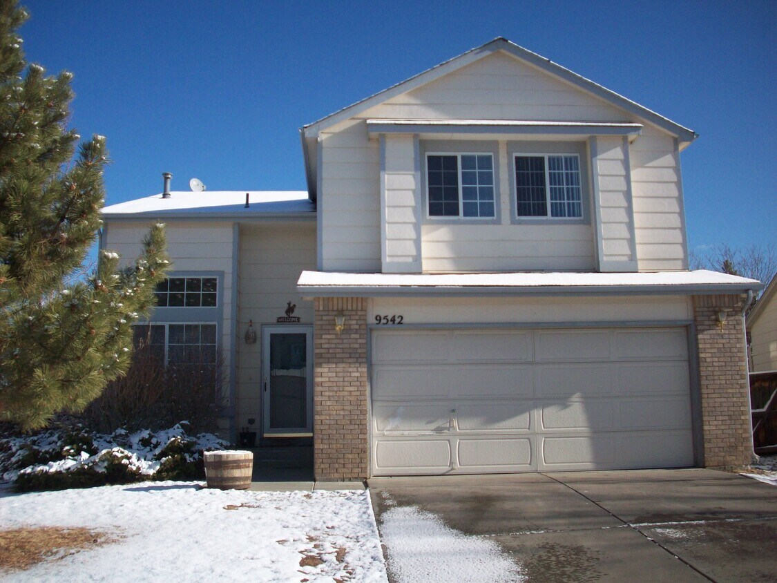 Primary Photo - 9542 Castle Ridge Cir