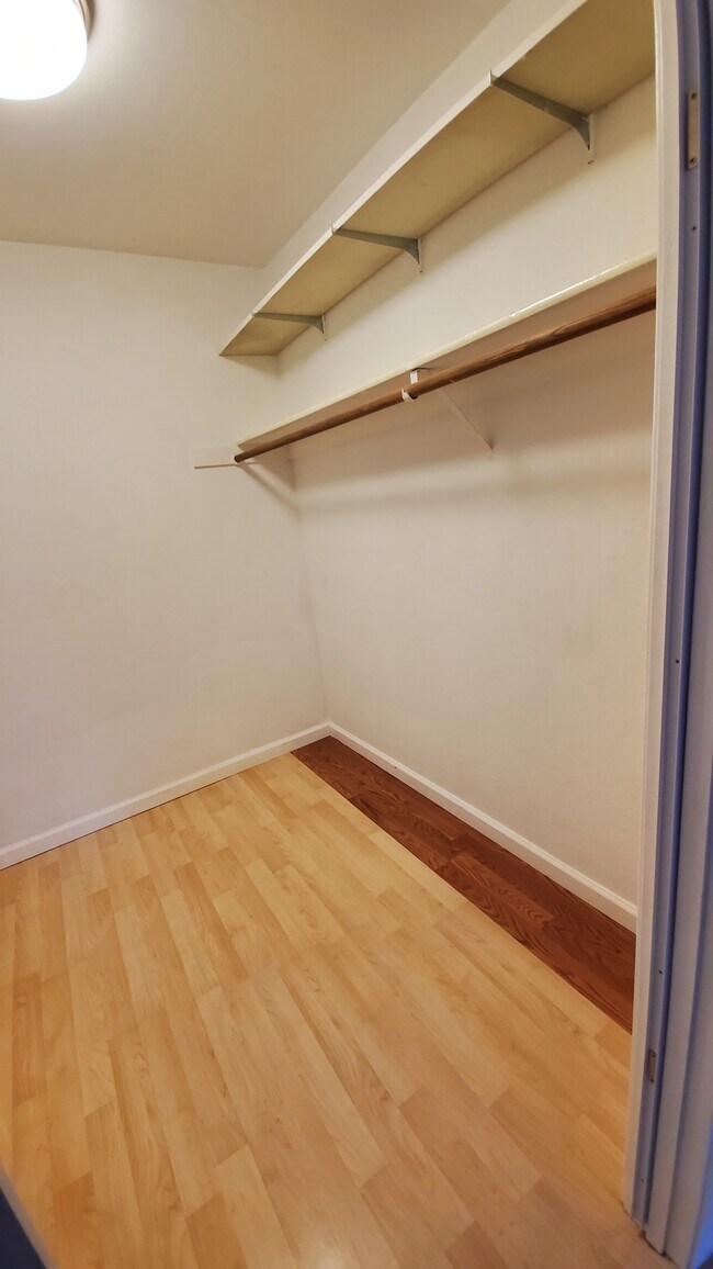 Foto del edificio - 39931 Cedar Blvd