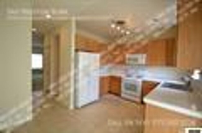 Building Photo - Beautiful Townhome at Rancho San Rafael