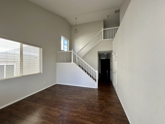 Foto del edificio - 13950 Adams St