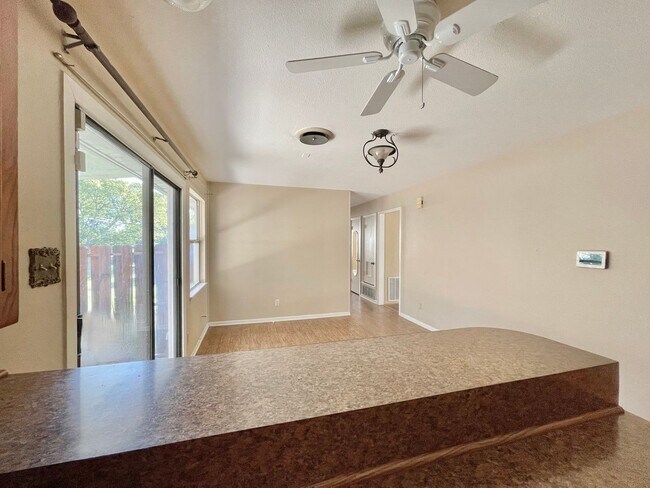 Foto del edificio - Convenience to Fort Cavazos! Well Taken Ca...