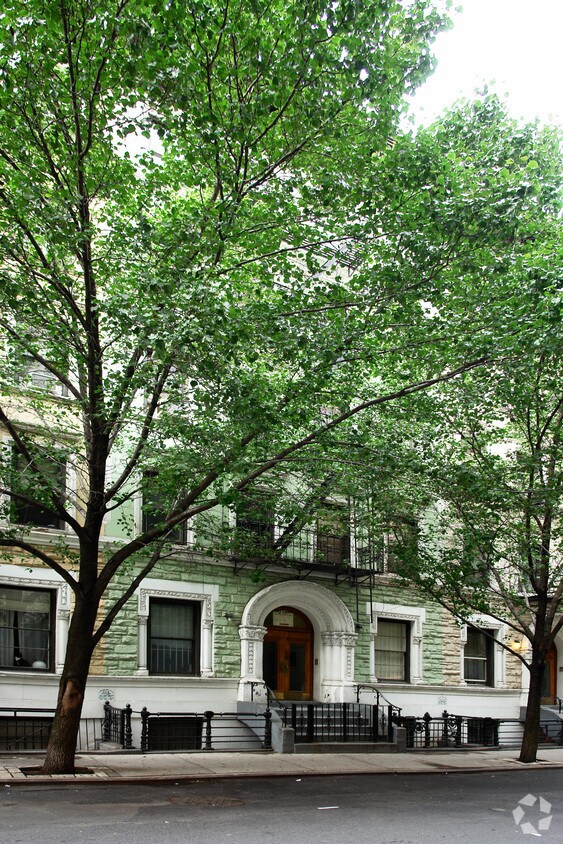 Primary Photo - 230 W 24th St