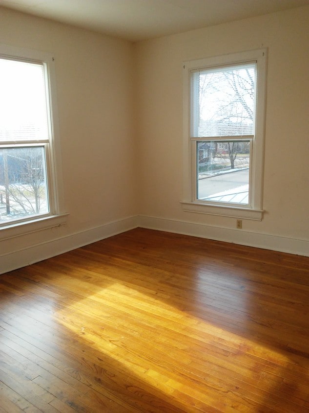 1223 Farnam St, La Crosse, WI 54601 Apartments in La Crosse, WI