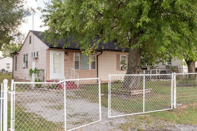 Foto del edificio - Cozy Sand Springs Bungalow!