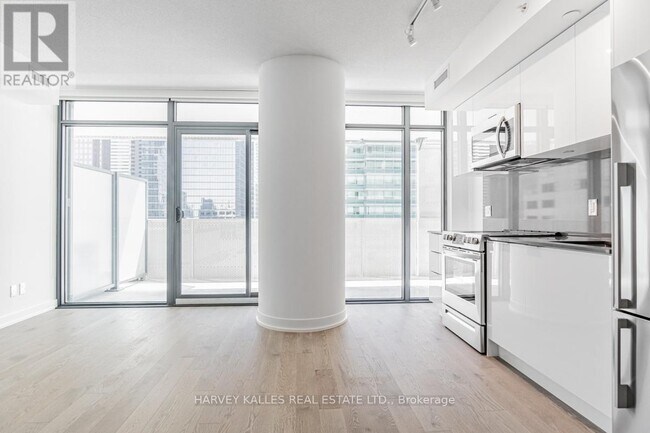 Photo du bâtiment - 25 Richmond St E