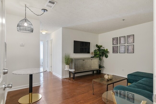 Photo - 1808 State St Apartment