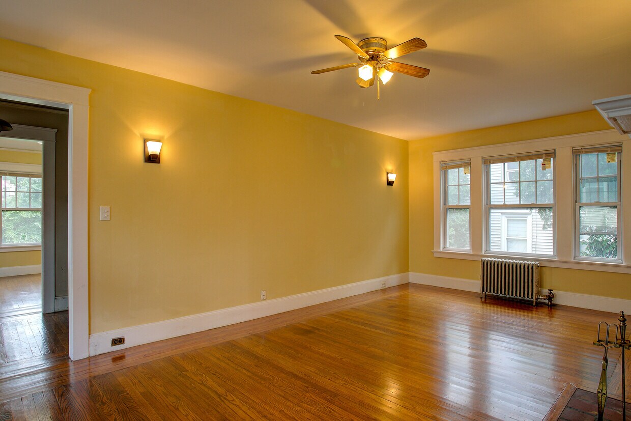 123 Warren Ave, East Providence, RI 02914 - House Rental in East ...