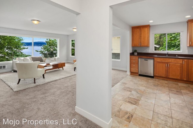 Building Photo - 7 br, 4 bath House - 9852 Arrowsmith Ave S