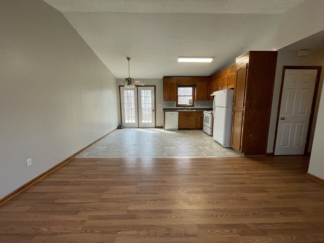 Building Photo - 131 Bellmont Dr