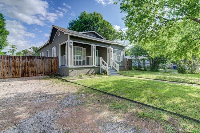 Foto del edificio - 2544 Sol Wilson Ave