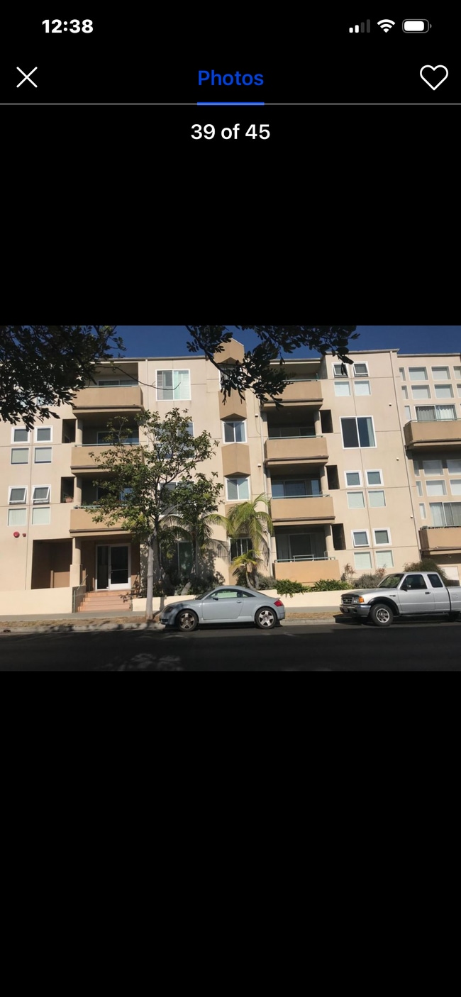 Foto del edificio - 10790 Rose Ave