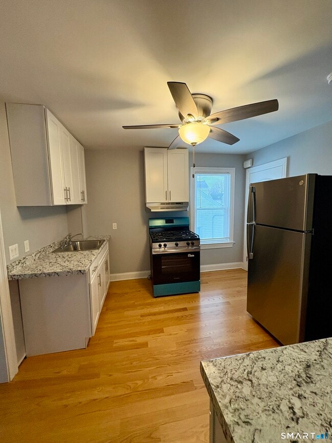 Foto del edificio - 45 Mead Ave