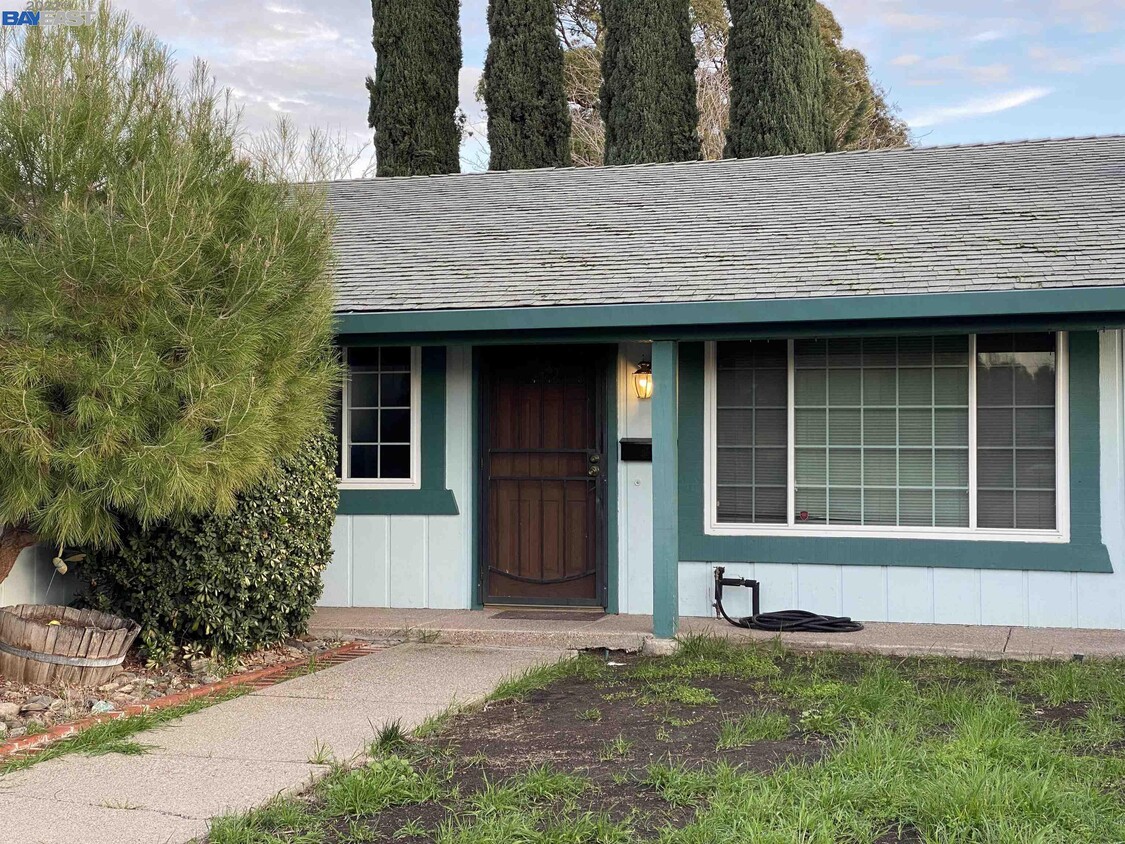 Primary Photo - 2103 Jefferson Way
