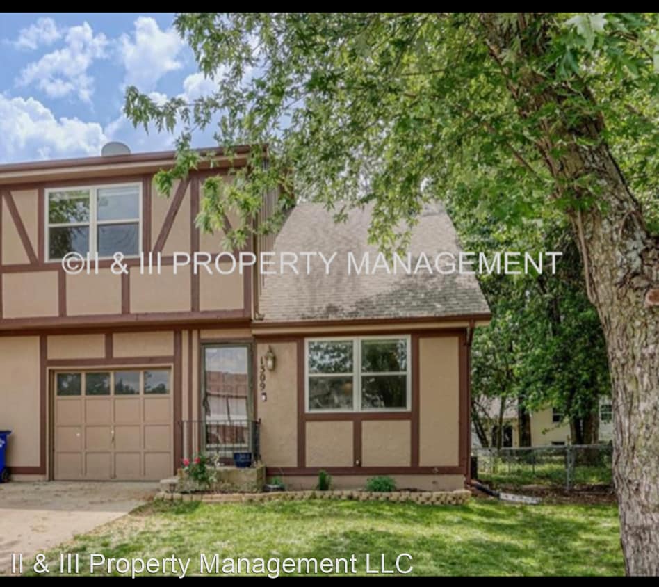 Foto principal - 3 br, 1.5 bath House - 1309 E 152nd
