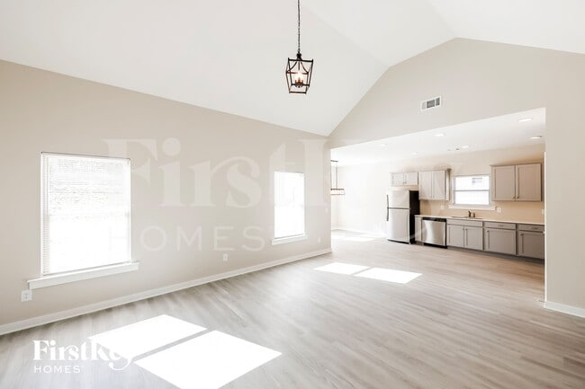 Building Photo - 141 Lakewood Ln