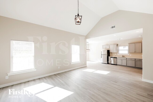 Foto del edificio - 141 Lakewood Ln