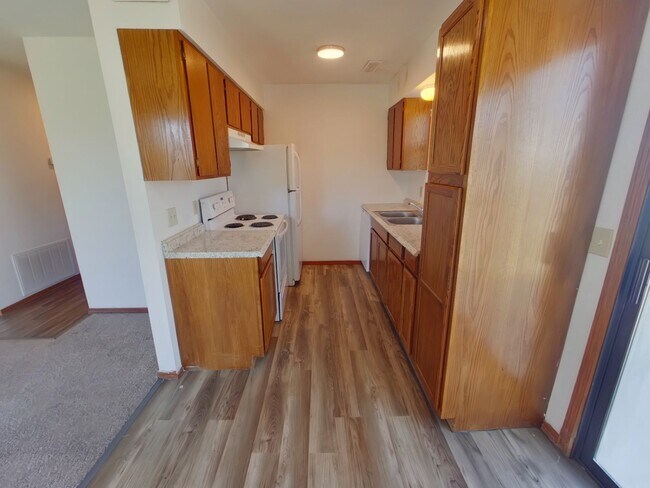 Building Photo - 3959 Garland apt 4
