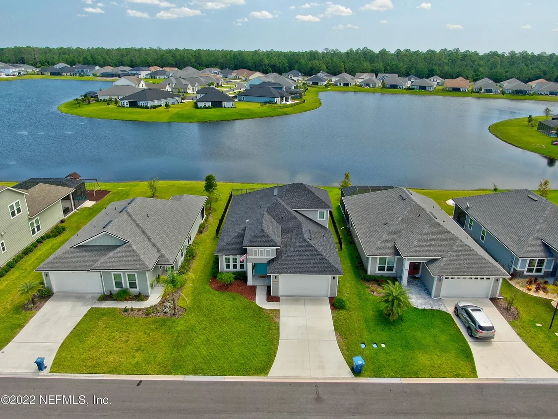 Ariel (Middle house) - 215 Willow Lake Dr