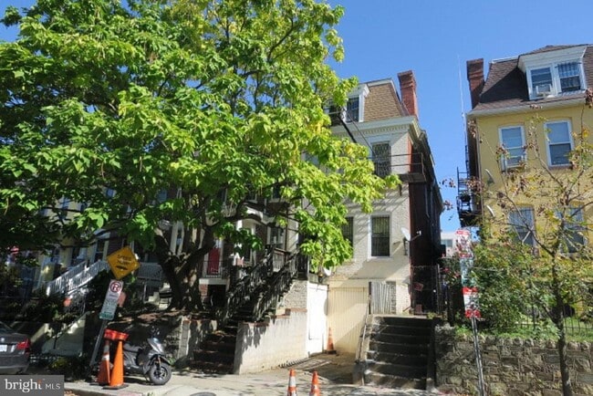 Building Photo - 3545 10th St NW