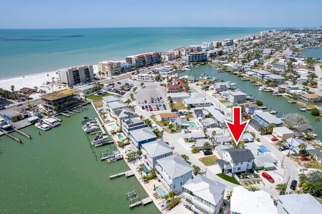 Foto del edificio - Fully Furnished + Utilities Included Beach...