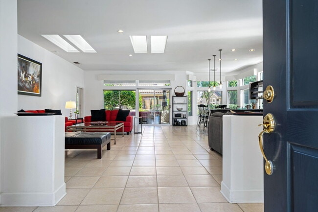 Building Photo - 78338 Desert Willow Dr