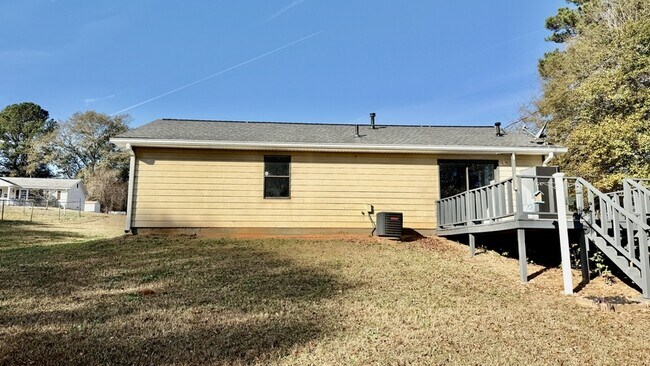 Foto del edificio - 110 Central Lake Dr