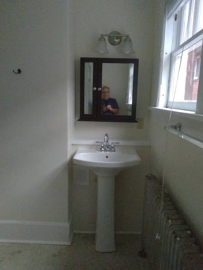 Building Photo - 19 Willard S St