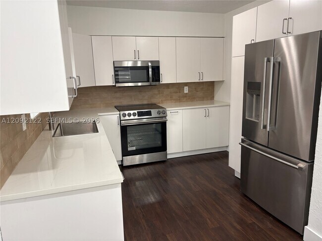 Foto del edificio - 5751 SW 2nd St