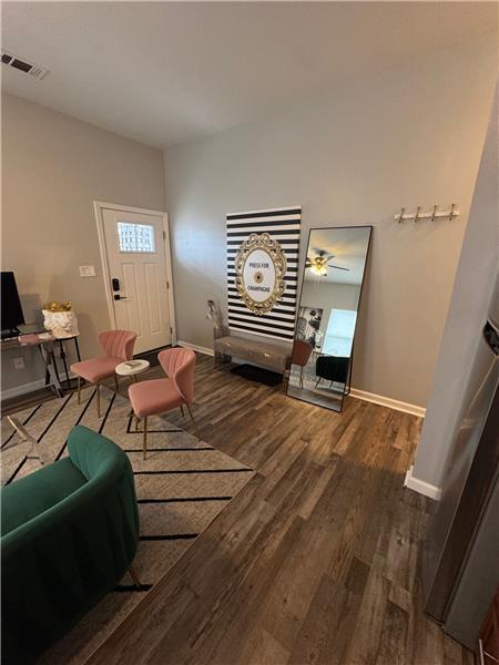 Foto del edificio - 323 W 31st St