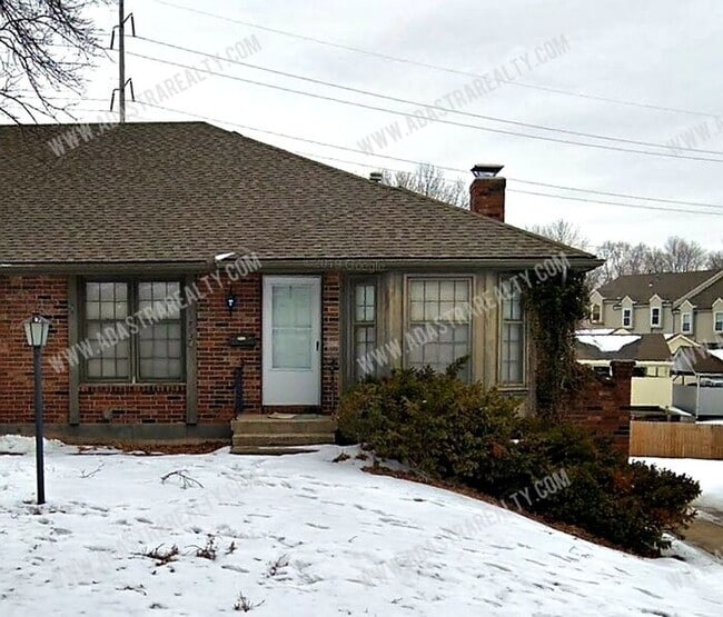 Building Photo - Amazing South KCMO Duplex in Raytown Schoo...