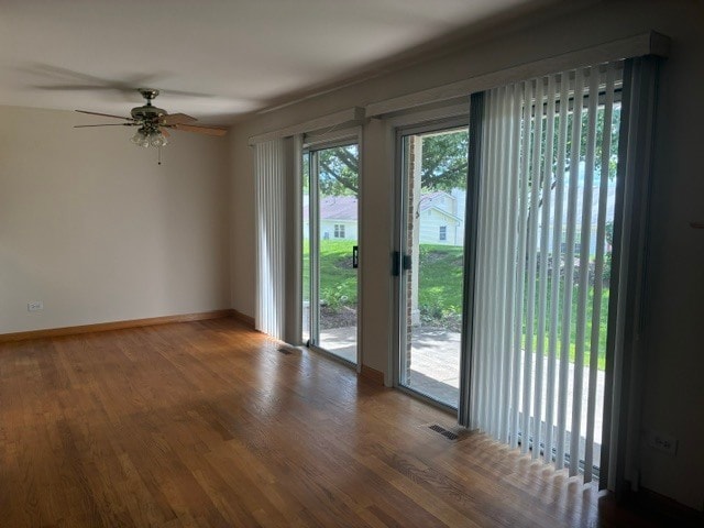 Foto del edificio - 2857 Meadow Ln