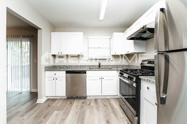 Building Photo - 6714 Bent Creek Dr
