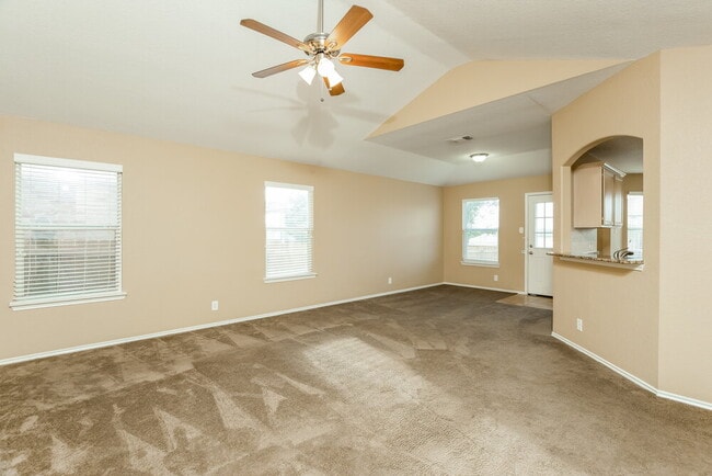 Building Photo - 135 Woodstone Loop