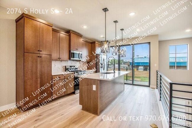 Foto del edificio - 2074 S Holly St