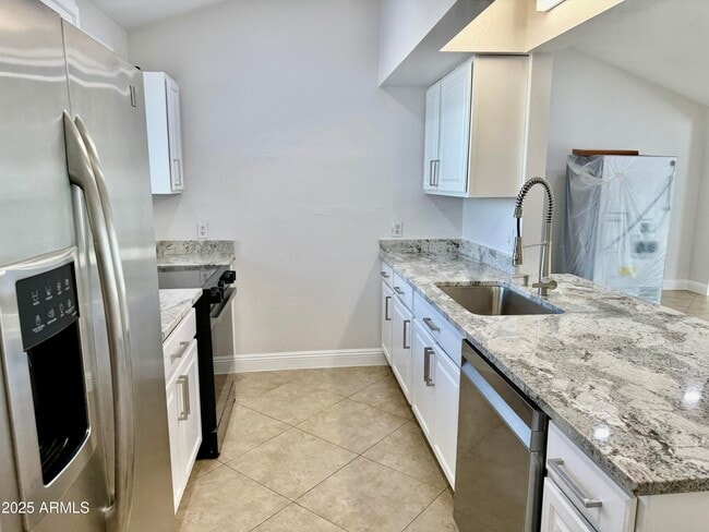 Building Photo - 1213 E Tonto Ln