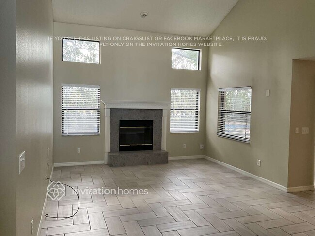 Foto del edificio - 1011 Surge Ct