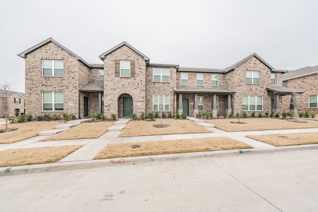 Building Photo - Charming 3BR Townhome in Mesquite