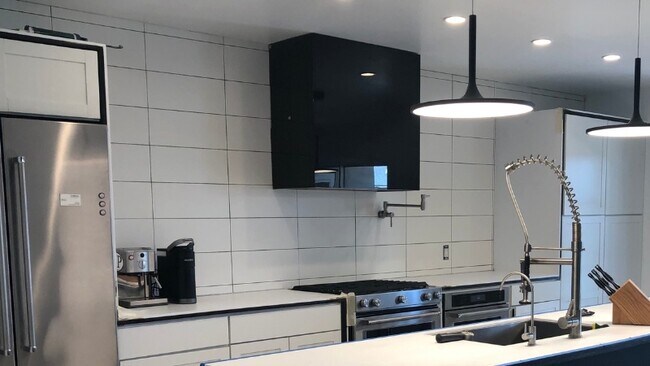 Foto del edificio - 250 Wilson Ave