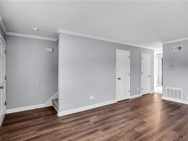 Building Photo - 2 Bedroom Condo in Clemmons near Publix