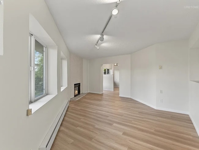 Large, light, and bright living room - 3022 SW 12th Ave
