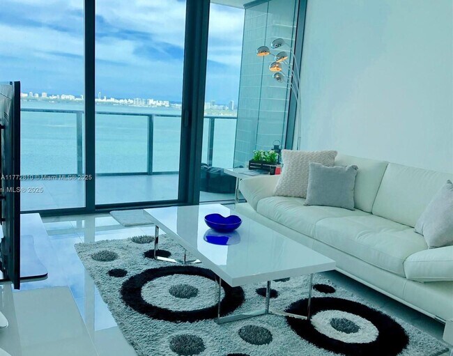 Foto del edificio - 480 NE 31st St