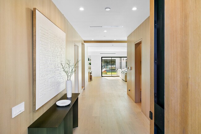 Foto del edificio - 13944 Valleyheart Dr