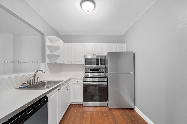 Building Photo - 1455 N Treasure Dr