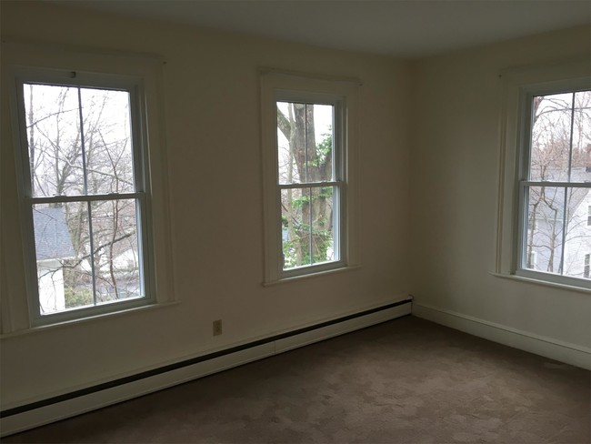 Building Photo - 128 Millville Ave