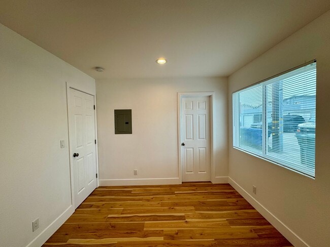 Foto del edificio - Large & Newly Constructed 1 bed 1 Bath Apartment for Rent In Los Alamitos!