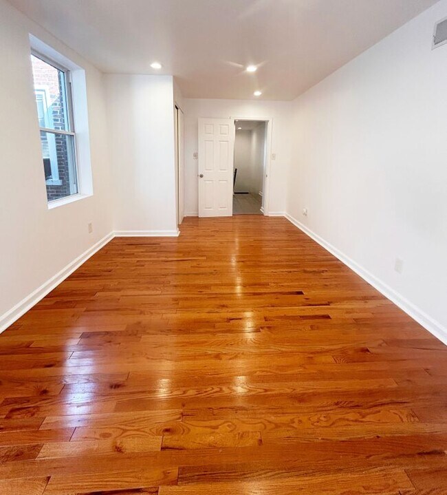 Foto del edificio - 7053 Paschall Ave