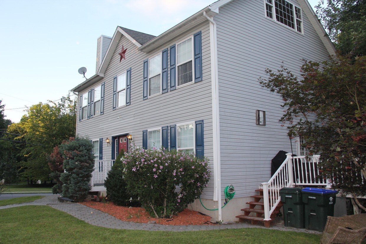 117 1st St, Walden, NY 12586 House Rental in Walden, NY